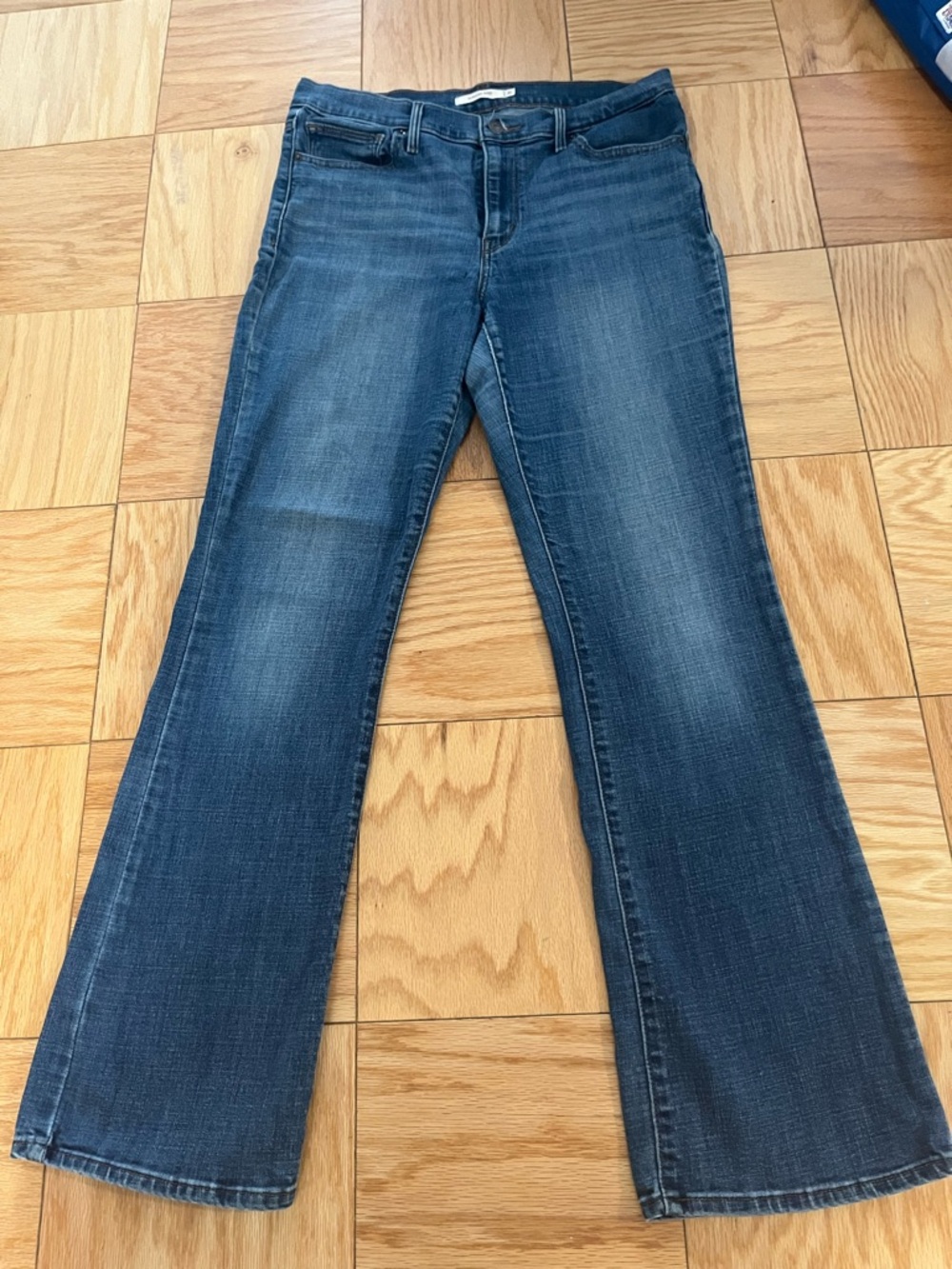 Levi’s Slimming Bootcut Jeans - Women’s 31